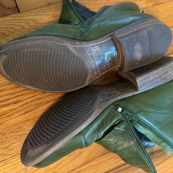 Miz Mooz women's Lowe green ankle boots size 9.5 - Picture 2 of 4